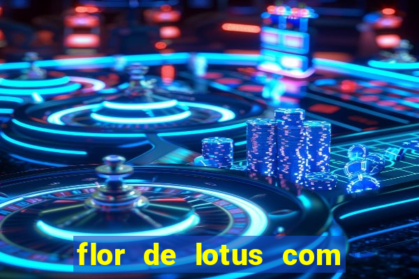 flor de lotus com lua tatuagem